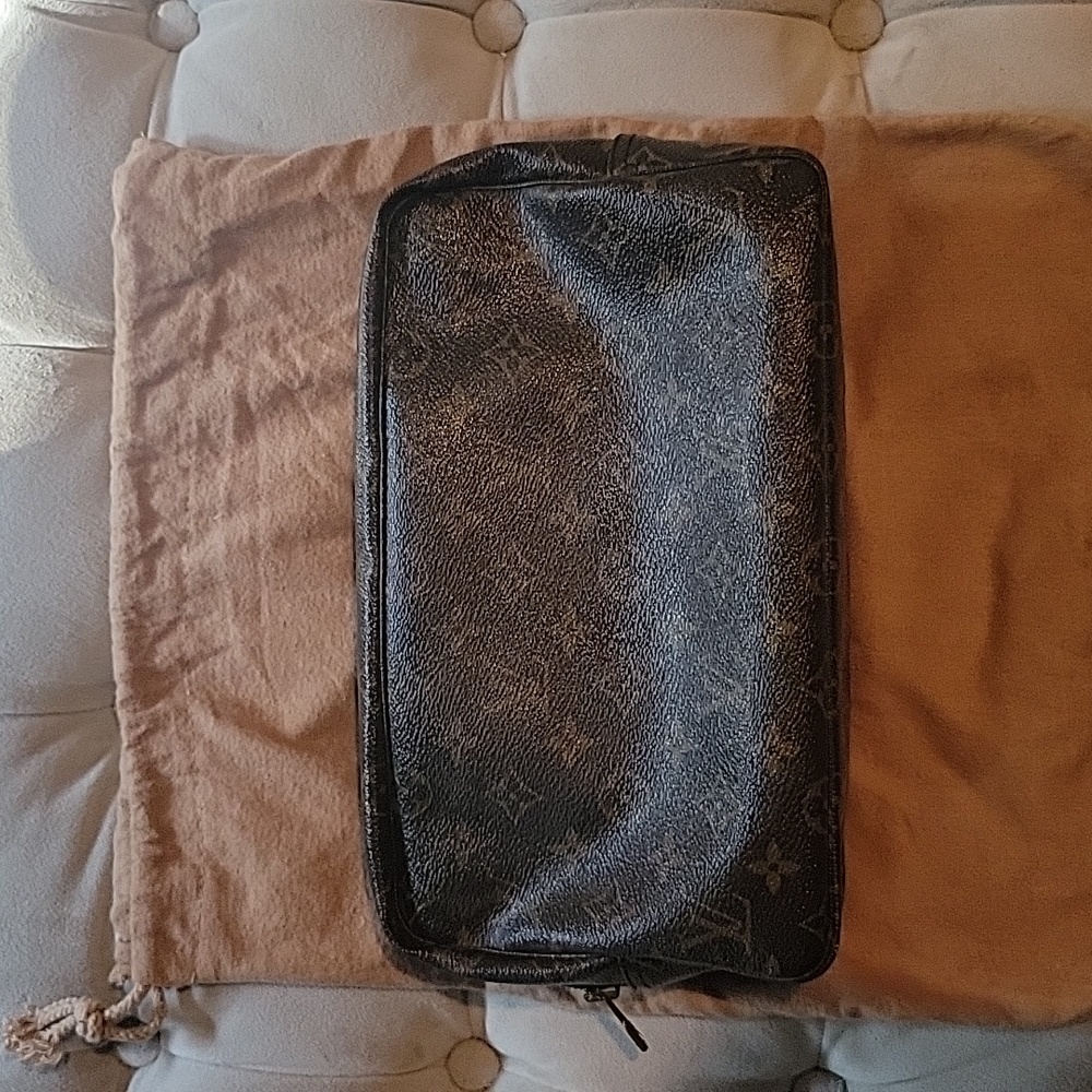 Louis Vuitton Monogram Trousse Toilette 28 - Picture 2 of 11